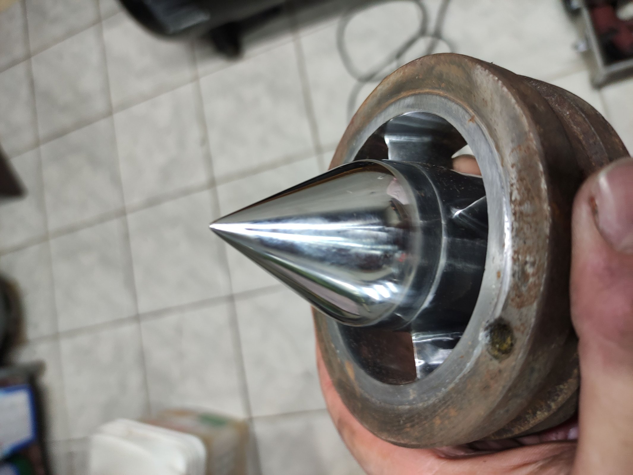 Torpedo de cabeçote de extrusora com cone central polido ao espelho